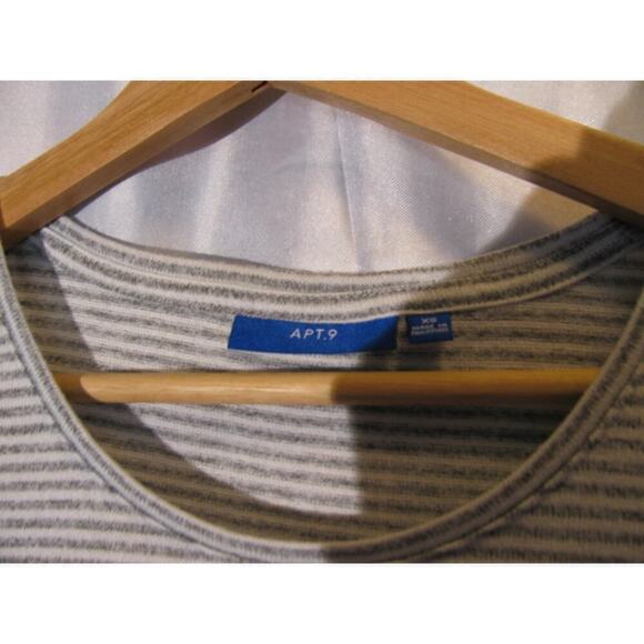 Apt 8 Tunic Tee shirt Assymetric Hem, Grey White Stripe Size XS Short Sleeves - Picture 3 of 5